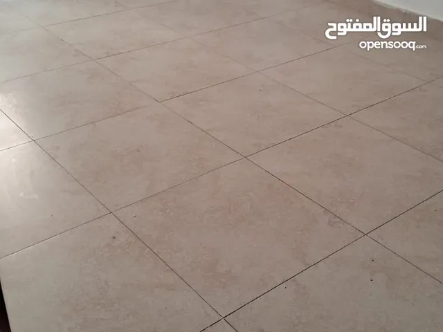 شقتين للايجار في قلالي/ كلاهما في دور واحد (Two apartments for rent in Qalali / both on one floor)