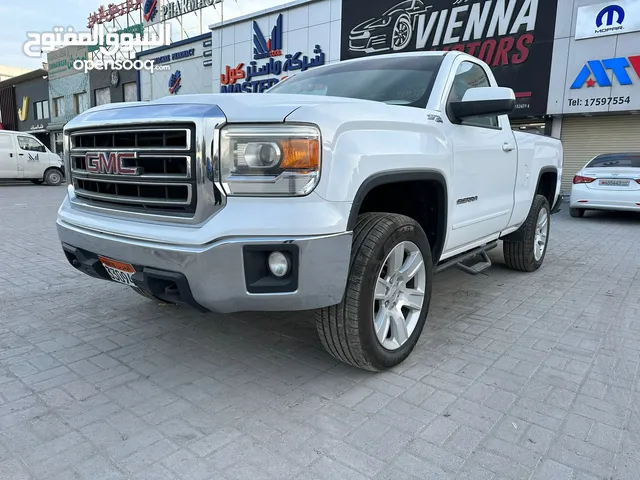 Used GMC Sierra in Northern Governorate