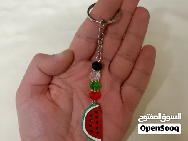 ميدالية مفتاح بطيخ نص مع خرز كريستال