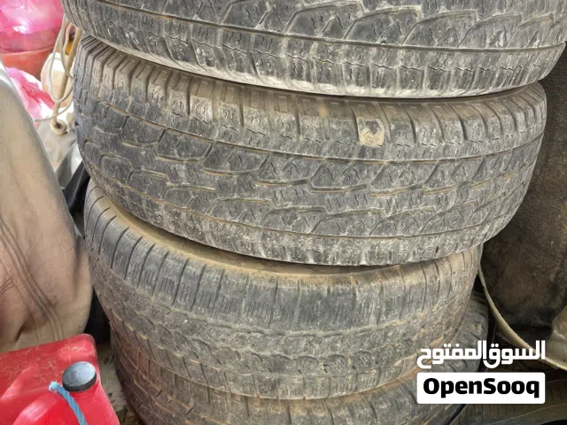 اطارات تيوتا راف فور 215/70R17 اربعة قومات سيرية استعمال بسيط نضاف سعر كزيوني كوريات رقم الهاتف