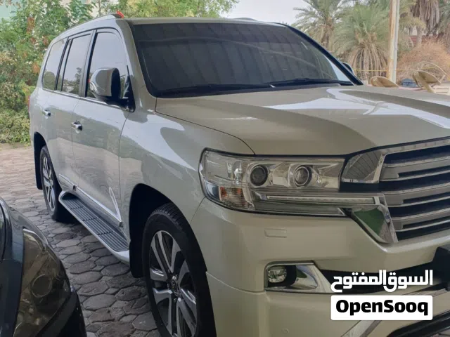 2018 تويوتا لاند كروزر VXR