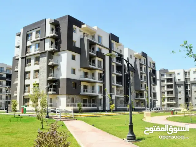 130 m2 3 Bedrooms Apartments for Sale in Giza Sheikh Zayed