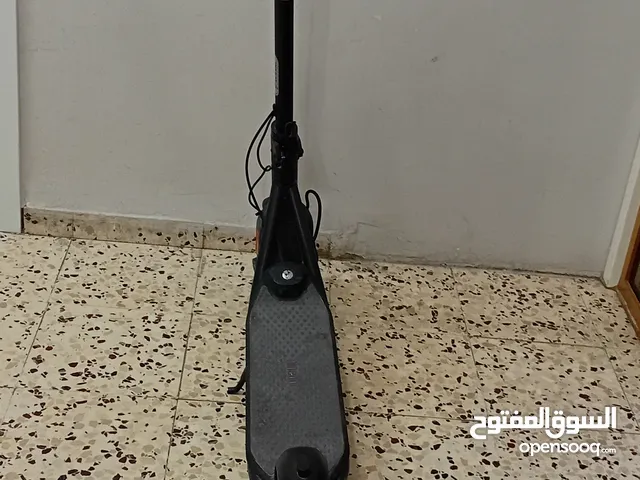 سكوتر كهربائي من شركة ninebot نوع سيجواي F25 المميز مع كل ملحقاته