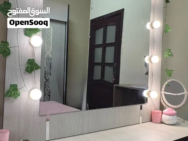 تسريحة للبيع مع اضاءة