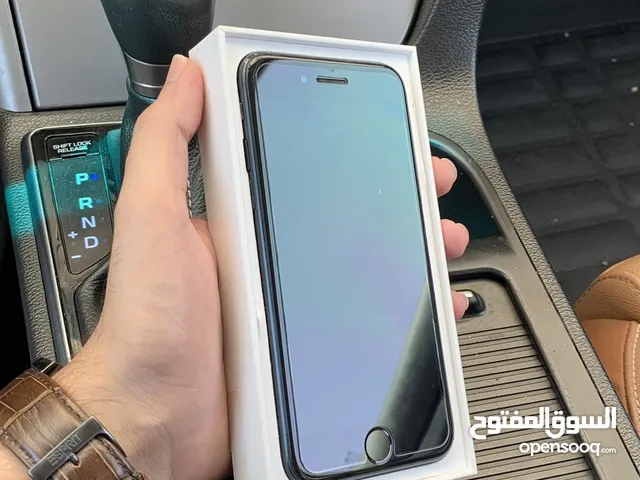 Apple iPhone SE 64 GB in Jeddah