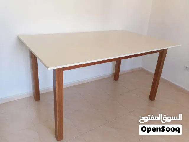 طاولة قص للخياطة