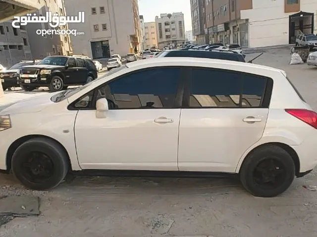 Nissan tida