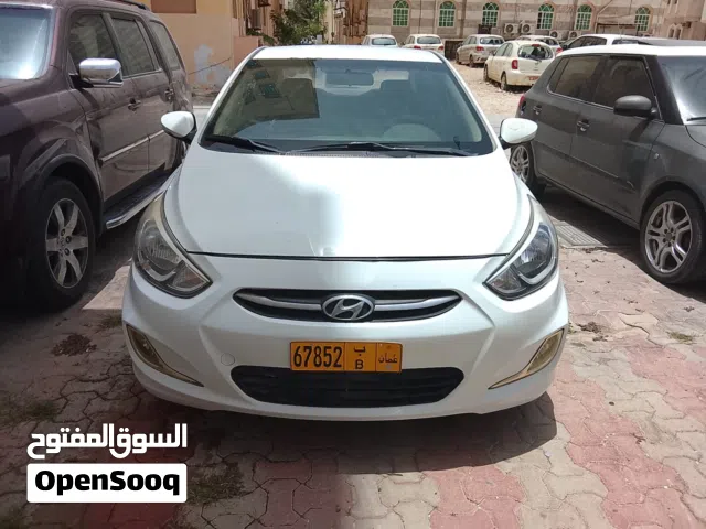 2015 هيونداي اكسنت Standard