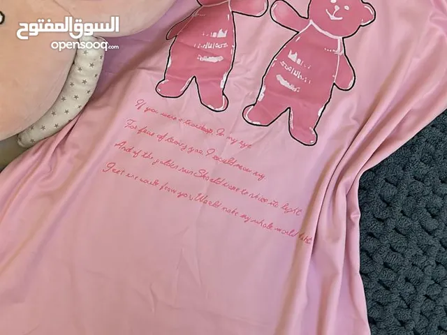 ملابس وشوزات اطفال واكسسورات ونظارات وادوات مطبخ للبيع جديده