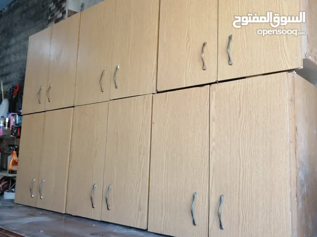 خزائن من خشب اللاتيه مستعمل للبيع