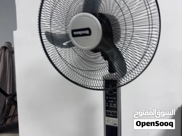 مروحة عامودية ديجيتال ماركة Benkon بحالة ممتازة للبيع