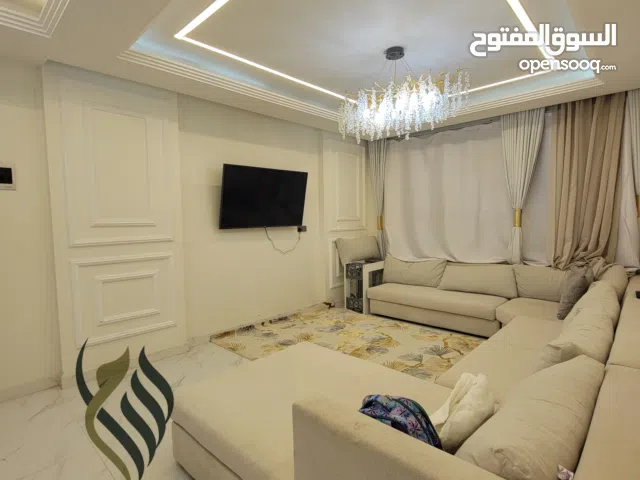 فرصه لا تفوت  شقة مفروشة فاخرة جداً للبيع في بيت بوس بسعر مغري عرطة   مساحة 215 متر حر معمد بالسجل