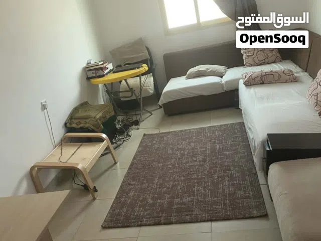 متوفر غرفة لشخص واحد وحمام منفصل