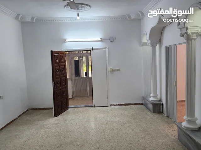 شقة طابقية للايجار