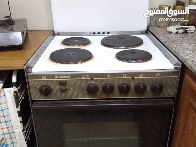 Electric cooker with Oven