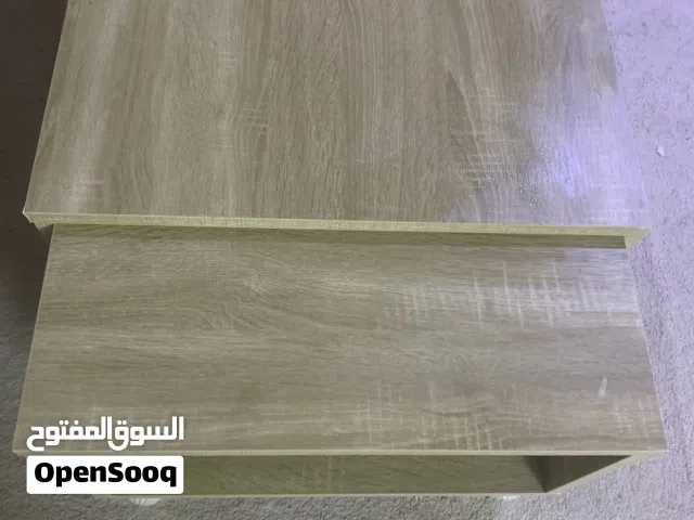 خزانه ملابس وطاوله وسيرفس