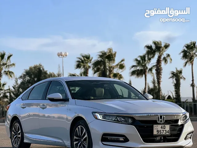 هوندا أكورد 2019 هايبرد فتحة، لون أبيض ،نخب أول .