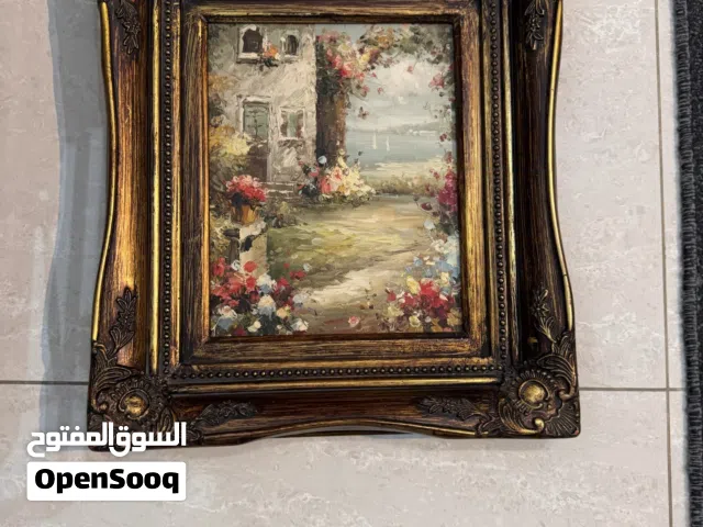 تم تعديل السعر مجموعة لوحات رسم يد مع اطارات فخمة ومقاييس مختلفة كل لوحة مكتوب عليها سعرها مع حجمها