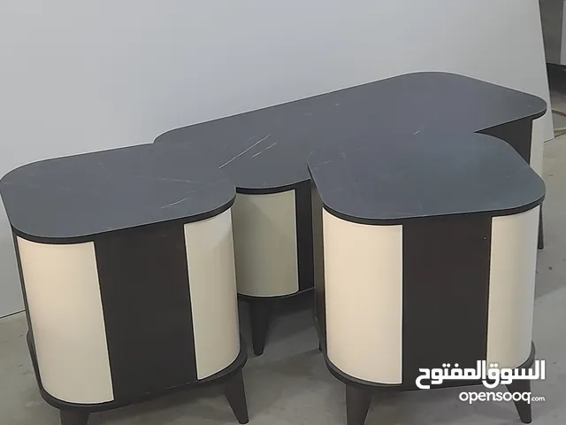 طاولات شاشه ديكورات داخلي خشب لامنيت 18م الون حسب الطلب الون حسب الطلب كفاله 5سنوات على اعمالنا