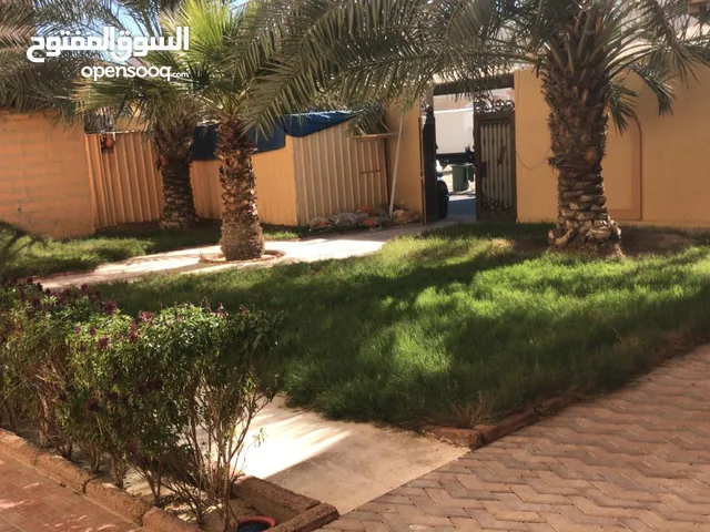 Unfurnished Villa in Al Ahmadi Hadiya