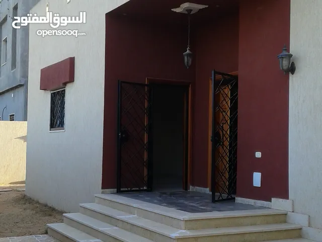 230 m2 5 Bedrooms Townhouse for Sale in Tripoli Ain Zara