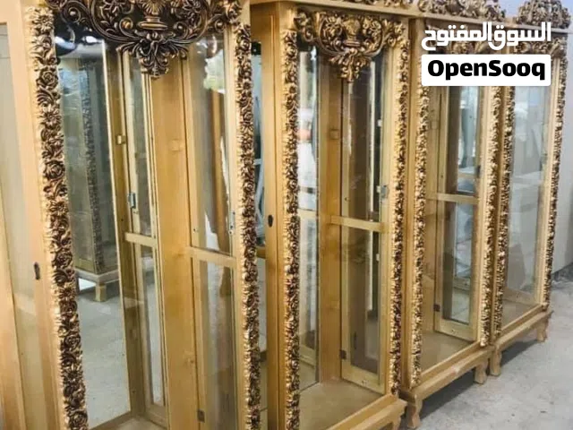 فاترينا ذهبي وابيض