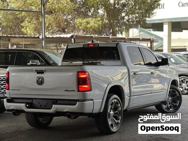 2021 دودج رام Laramie