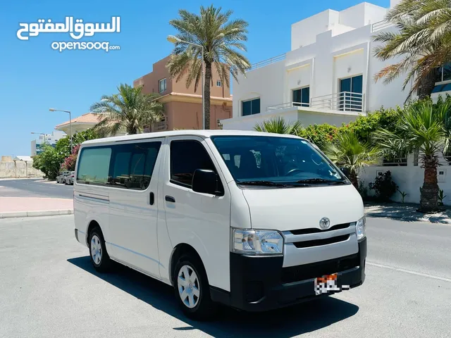 *TOYOTA HIACE* *6 seater*Agency maintained* *Model - 2021* *Km - 54k km only* Engine - 2.7L Color