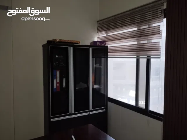 خزان مكاتب مستعمل