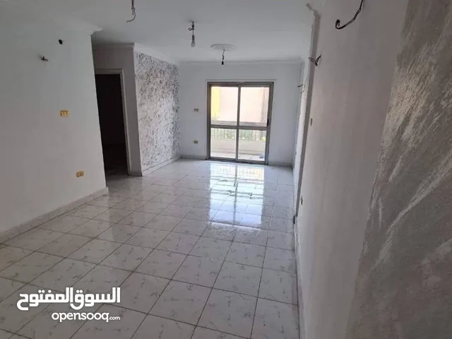 شقه للبيع في زهراء مدينه نصر مساكن الضباط أول 200 عماره صف العياده