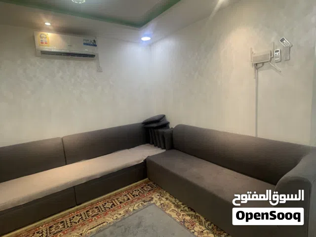 3قطع تكفي 10 اشخاص حديد مستخدم شهر