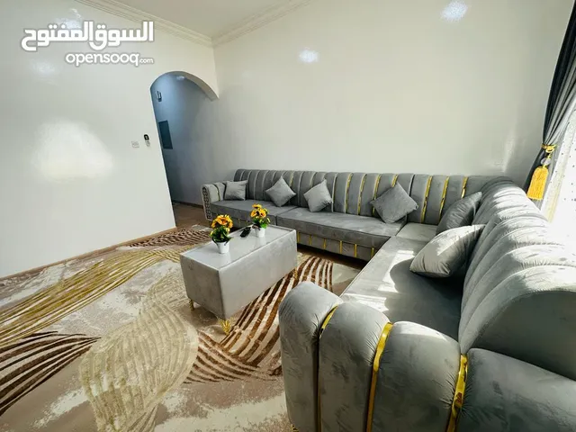 SH \ غرفتين وصالة مفروشة للإيجار الشهري في عجمان ، المويهات /3/ ، فرش نظيف ، بلكونة ، شامل الفواتير