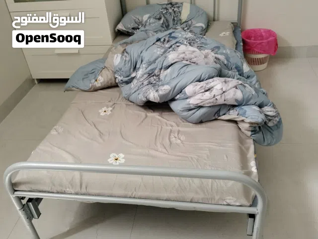 البيع سرير  نفر نظيف جدا استخدام ايام قليله