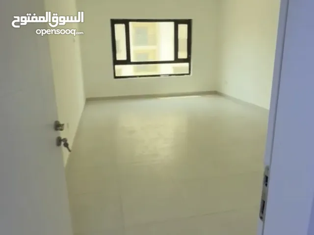 شقه في مجمع دار السلام. في مطار المثنى. خلف المنصور موقع ستراتيجي بحت