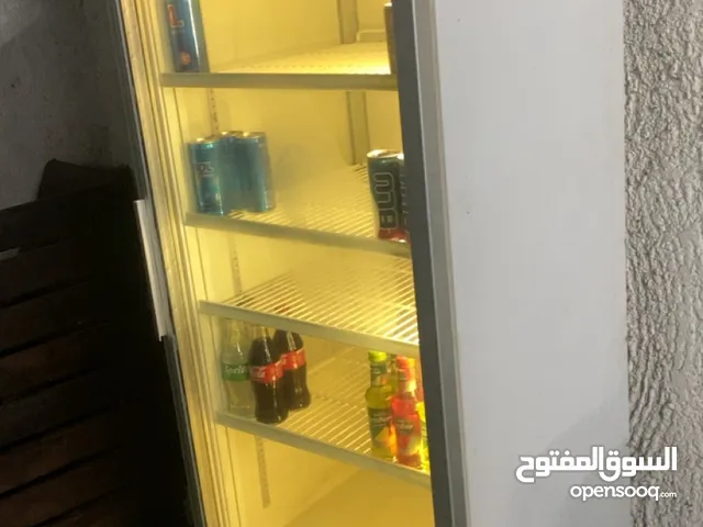 مكيفات وثلاجة وشاشات