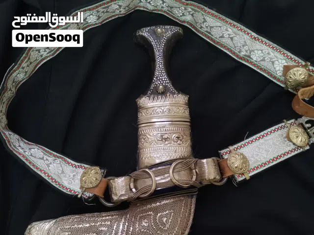 خنجر صياغة قديمة بقرن زراف هندي