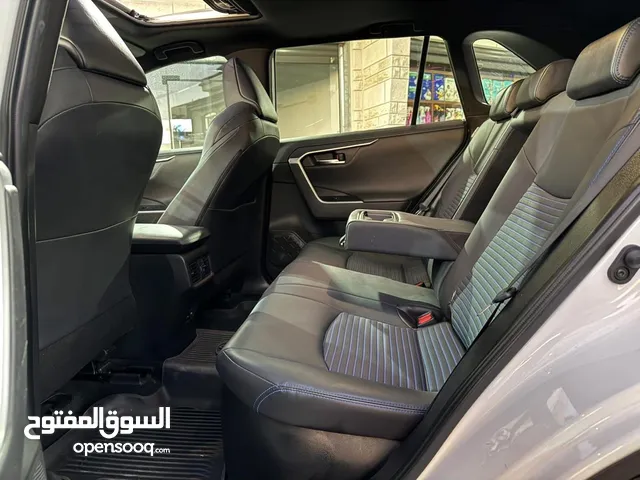 سياره البيع تويوتا R4