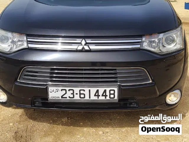 2014, ميتسوبيشي, اوتلاندر, Standard