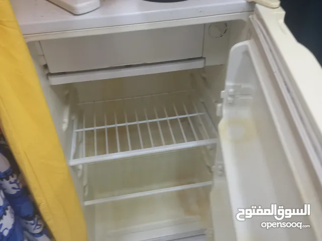 ثلاجه صقيره للغرفه