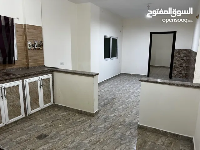 80 m2 2 Bedrooms Apartments for Rent in Zarqa Jabal El Shamali Rusaifeh