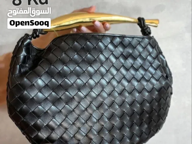 شنط يد للبيع شبه جديد
