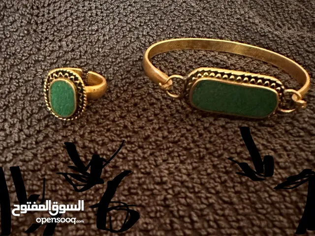 اسرره وخاتم من النحاس البيور مع فصوص من العقيق