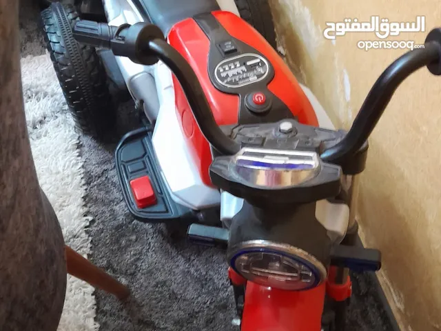دراجة اطفال للبيع سعر 50 دينار طولها 1.05 سم   تناسب من عمر 1سنة لعمر 8 سنوات