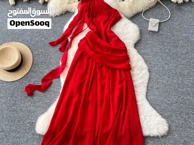 فساتين سهرة حلوة بسيطه للمناسبات والاعراس والإستراحات وغيرها متوفر بجميع المقاسات