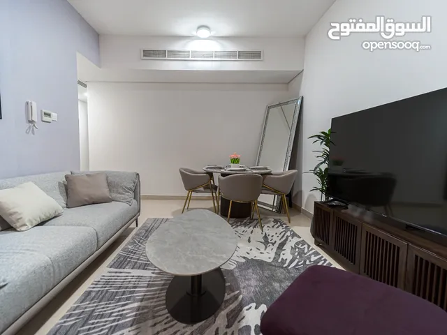 دبي الكرامة قريب برواز دبي   غرفة وصالة  مفروشة  سوبرلوكس مع بلكونه-إيجار شهري شامل (سكن عائلي)