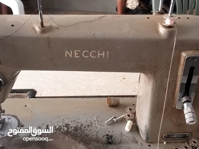ماكينة خياطة