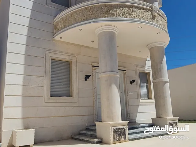 215 m2 3 Bedrooms Villa for Sale in Tripoli Tajura