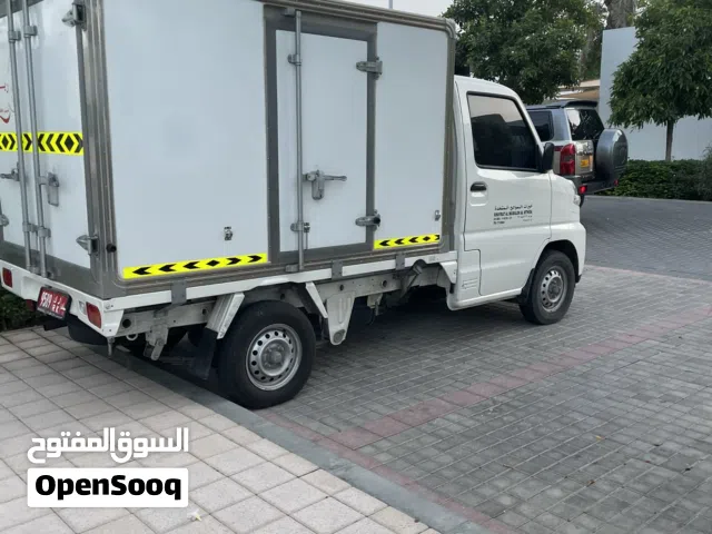 براد نقل عام 1 طن لنقل داخل مسقط والى دبي