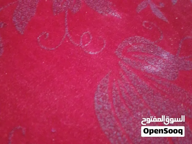 تخت بيبي هزاز حديد وتخت ثاني ارضي لون احمر