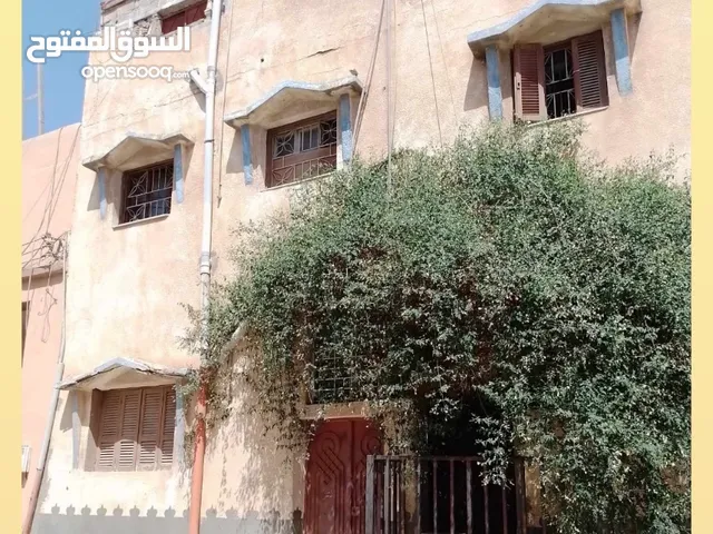 152 m2 More than 6 bedrooms Townhouse for Sale in Tripoli Ras Hassan